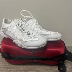 Nfinity White Cheer Shoes Lightweight Performance Sneakers – Women’s Size 7.5